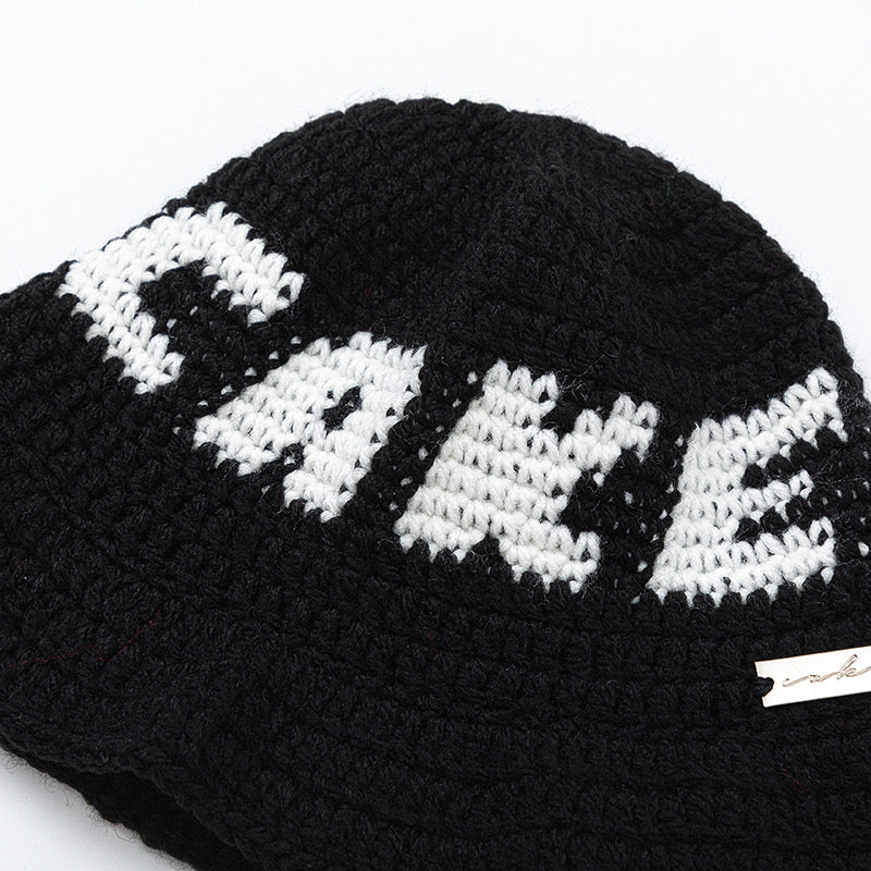 CAKE X Y.A.R.N.COLLECTION HANDMADE KNIT BUCKETS HAT (BLACK)