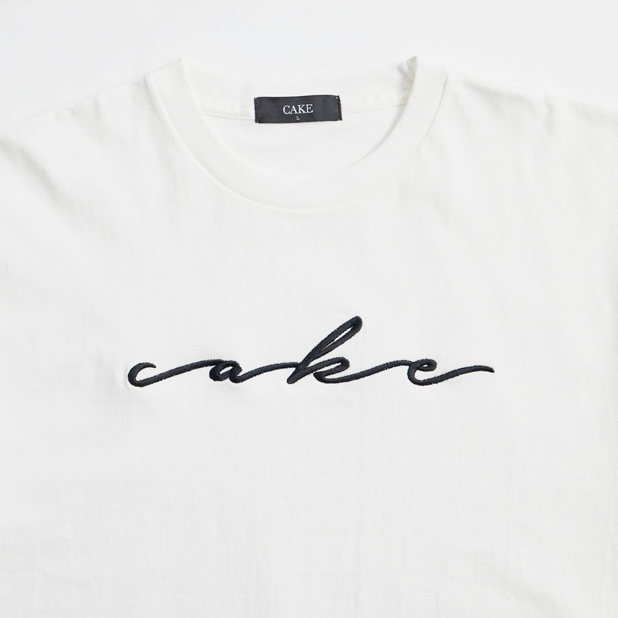 CAKE - SCRIPT TEE WHITE